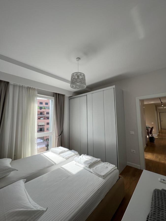 Blanc 7 Apartman Tirana Kültér fotó
